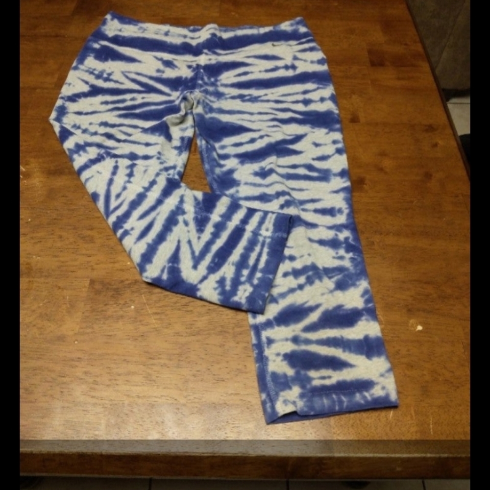Nike tyedye design cropped athletic sports leggings